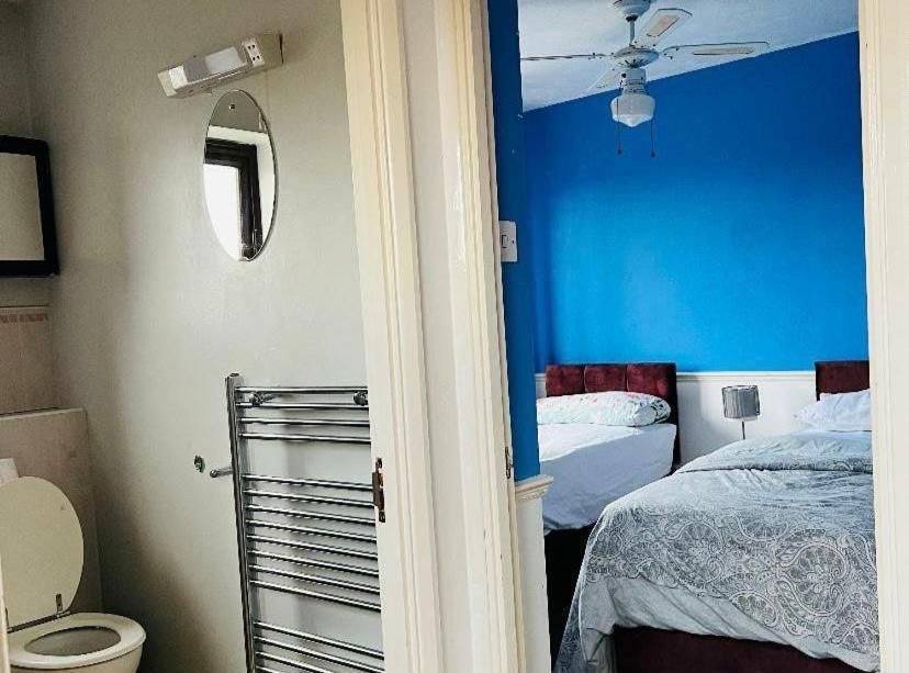 Clove, 3-4 Bed House With Garden, Free Parking, Sleeps 9 In Grays & Chafford Hundred Stifford Dış mekan fotoğraf
